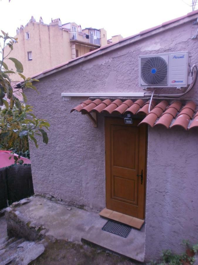 Meuble De Tourisme 2 Etoiles 40 Cours Napoleon Apartment Ajaccio  Exterior foto